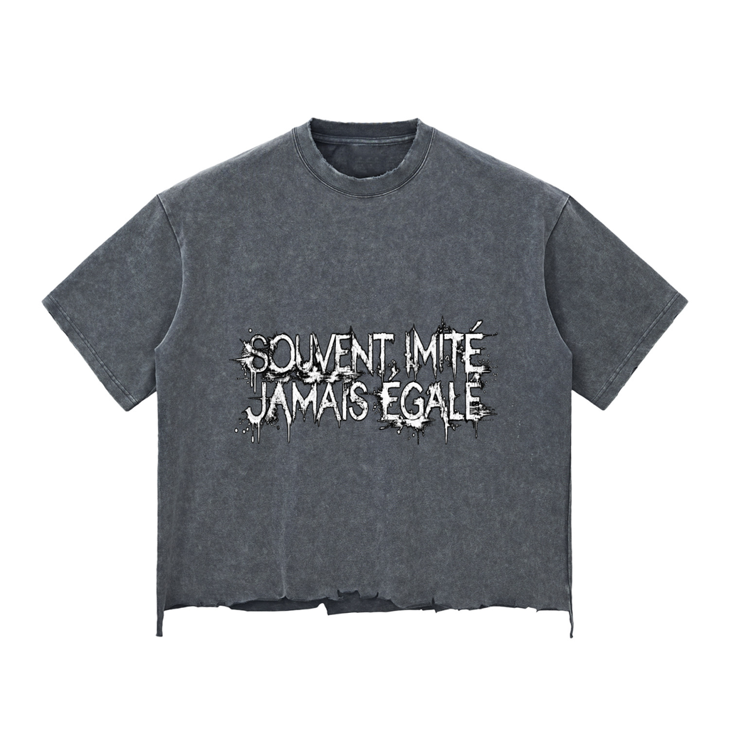 T-shirt oversize gris ciment délavé « Souvent imité jamais égalé » Ink Pick Me – vue de face