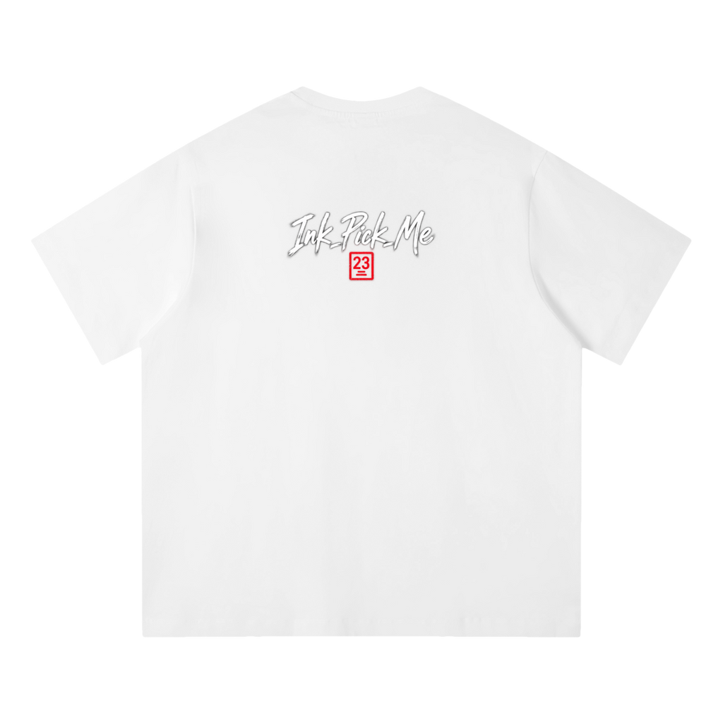 T-shirt 'Inky Yokai' porté, coupe oversize.
