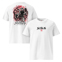 T-shirt blanc Inky Dream Ink Pick Me, chat noir parmi les sakura et paysage japonais au dos