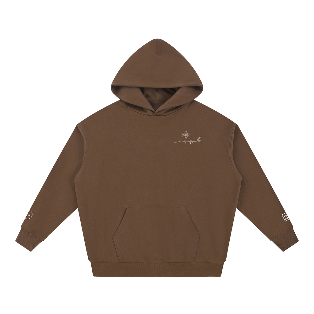 Hoodie Rester soi Ink Pick Me marron café, petit motif côté cœur – vue de face