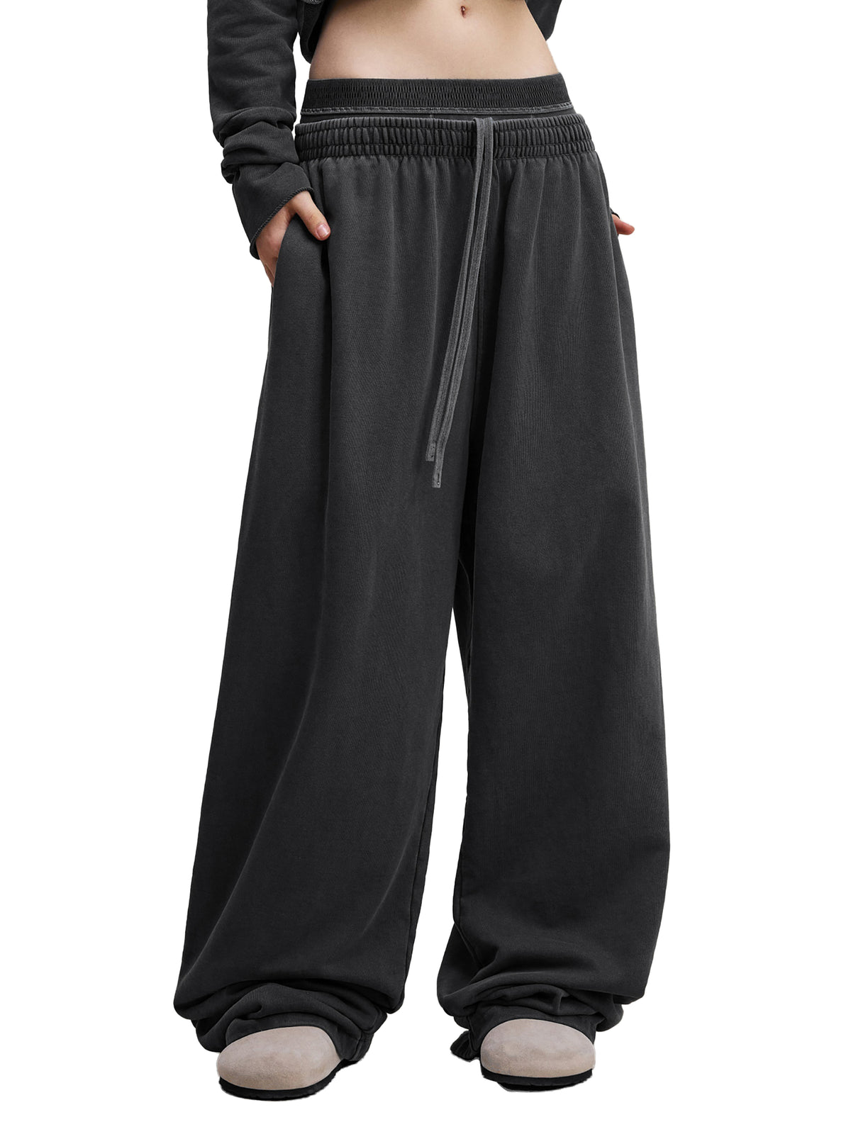 Mannequin portant le pantalon délavé double taille noir Ink Pick Me, coupe droite – vue de face